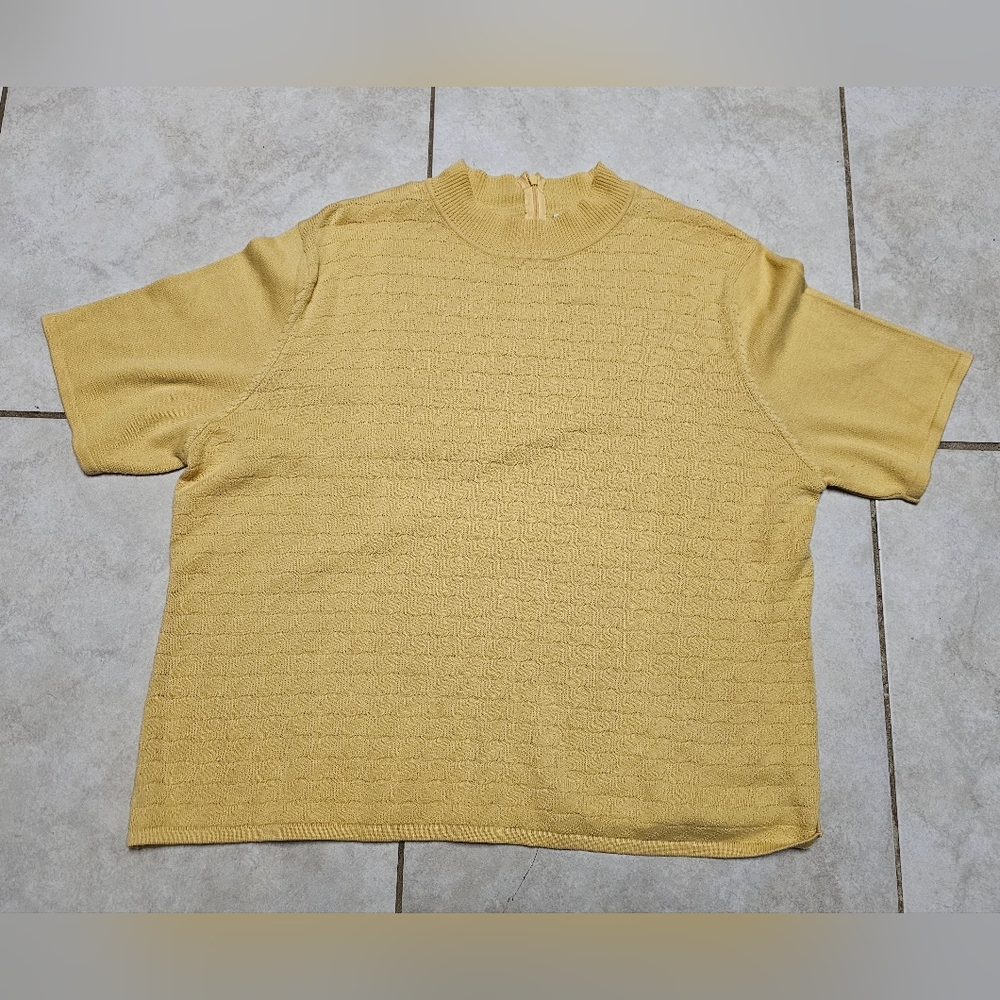 Koret top short sleeve mock turtleneck xl